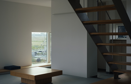 無駄を削ぎ落とした建築家によるデザイン。