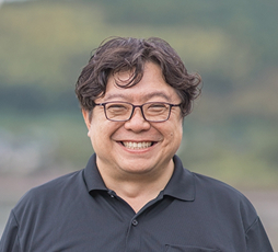 有村 康弘（代表取締役）